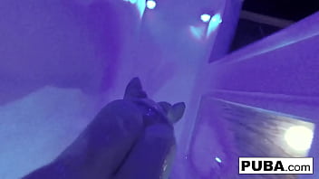 Blonde babe masturbates