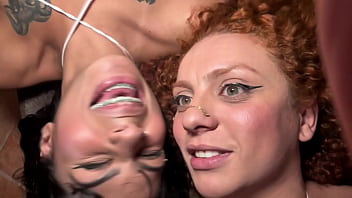 Minha mulher me presenteou com a melhor amiga dela no dia do meu aniversário fizemos uma putaria gostosa