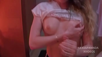 Sexo oral de una chica con 18 años