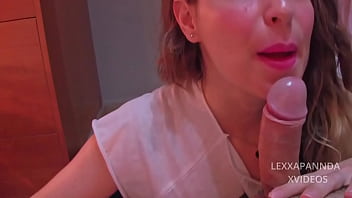 Sexo oral de una chica con 18 años