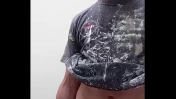 Joven moreno trabajar