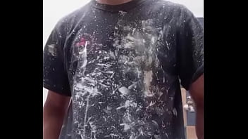 Joven moreno trabajar