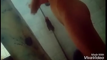 Mi mujer en la ducha