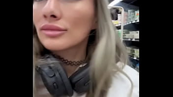 In gym everyone can see this ass