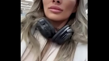 In gym everyone can see this ass