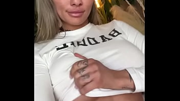 In gym everyone can see this ass