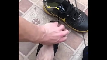 Quem curte pés aí #malefeet #feetboy #masterfeet #boy #cashslave #masterslave #master #gayhot #findom #rtalphas #humana