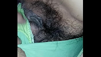 La muy puta de lucia llega bien cansada de cojer con el vecino