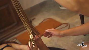 Dominando completamente essa ruivinha gostosa totalmente entregue a mim