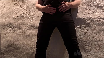 Chubbykaot edging at the office again