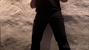 Chubbykaot edging at the office again