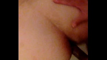 Comendo a coroa rabuda