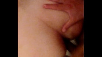 Comendo a coroa rabuda