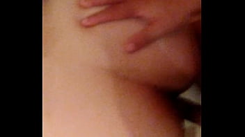 Comendo a coroa rabuda