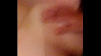 Comendo a coroa rabuda