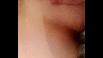 Comendo a coroa rabuda