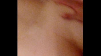 Comendo a coroa rabuda