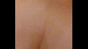 Comendo a coroa rabuda