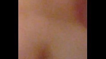 Comendo a coroa rabuda