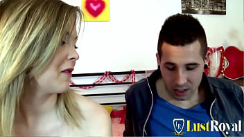 Luscious hottie shows off her curves before having sex