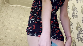 Горячая мастурбация тугой киски оргазм