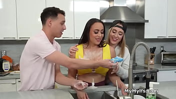 Freeuse threeway at home with busty hotties