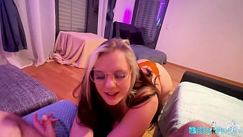 A little late night snack deepthroat and facial