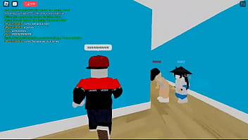 Mulher sendo comida em um lugar escondido ela não sabia que estava sendo assediada vídeo foi gravado em 2022