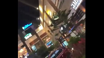 Valando en la piscina adrea