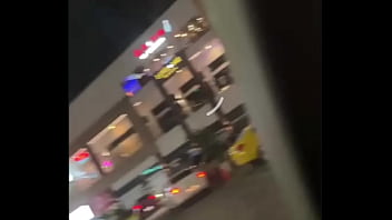 Valando en la piscina adrea