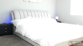 Busty blonde dee williams gives rome major's cock a bj and a titjob