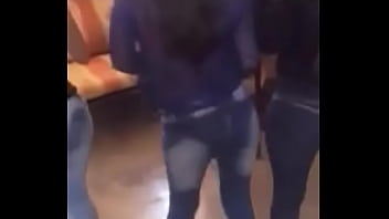 Hermosa mujer bailando