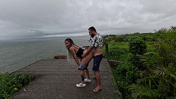 Tesão na fodemos a amiga no mato e a nicoly tirou leitinho de um cara