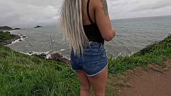 Tesão na fodemos a amiga no mato e a nicoly tirou leitinho de um cara