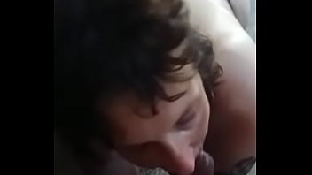 La tiene bien metida