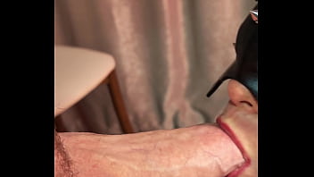 Bitch in black came in mouth without spilling a drop