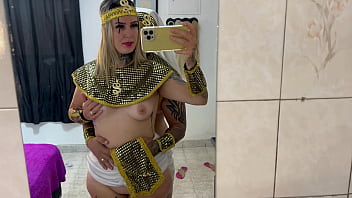 Nossa ele meteu tanto no cuzinho e na bucetinha que gozei muito no pau dele sem preservativo