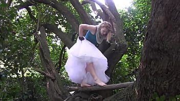 Wife masturbate on a tree