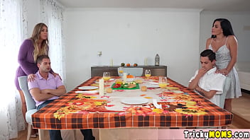 Trying each others food and pussies