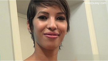 Hot model cum swallow