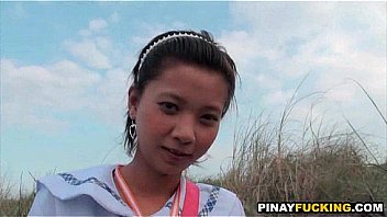 Daring asian amateur gives an outdoor blowjob Daring asian amateur gives an outdoor blowjob
