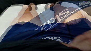 Flagrei minha esposa usando brinquedo pra se masturbar porque meu pau é pequeno mas ela chupa gostoso e adora meu gozo