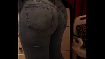 Bbw booty putting panties and jeans