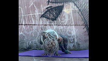 What a training…bitten by a wasp in the middle finger i think it’s a sign to rise the middle finger more often