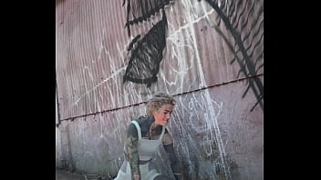 What a training…bitten by a wasp in the middle finger i think it’s a sign to rise the middle finger more often