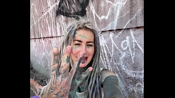 What a training…bitten by a wasp in the middle finger i think it’s a sign to rise the middle finger more often