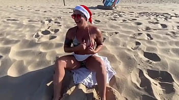 Safadezas em espírito natalino nas praias brasileiras qual será o presente