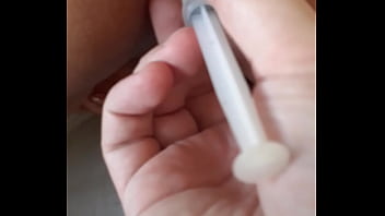 Me pone la leche que se saco antes por el culo Me pone la leche que se saco antes por el culo
