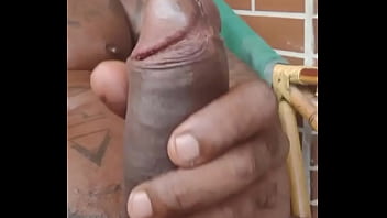 Quero ver quem engole meu pau até chegar nas bolamas não pode raspar os dentes na picame encontra na festa fckpartybr