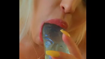 Close up masturbation with transparent dildo blondie fesser